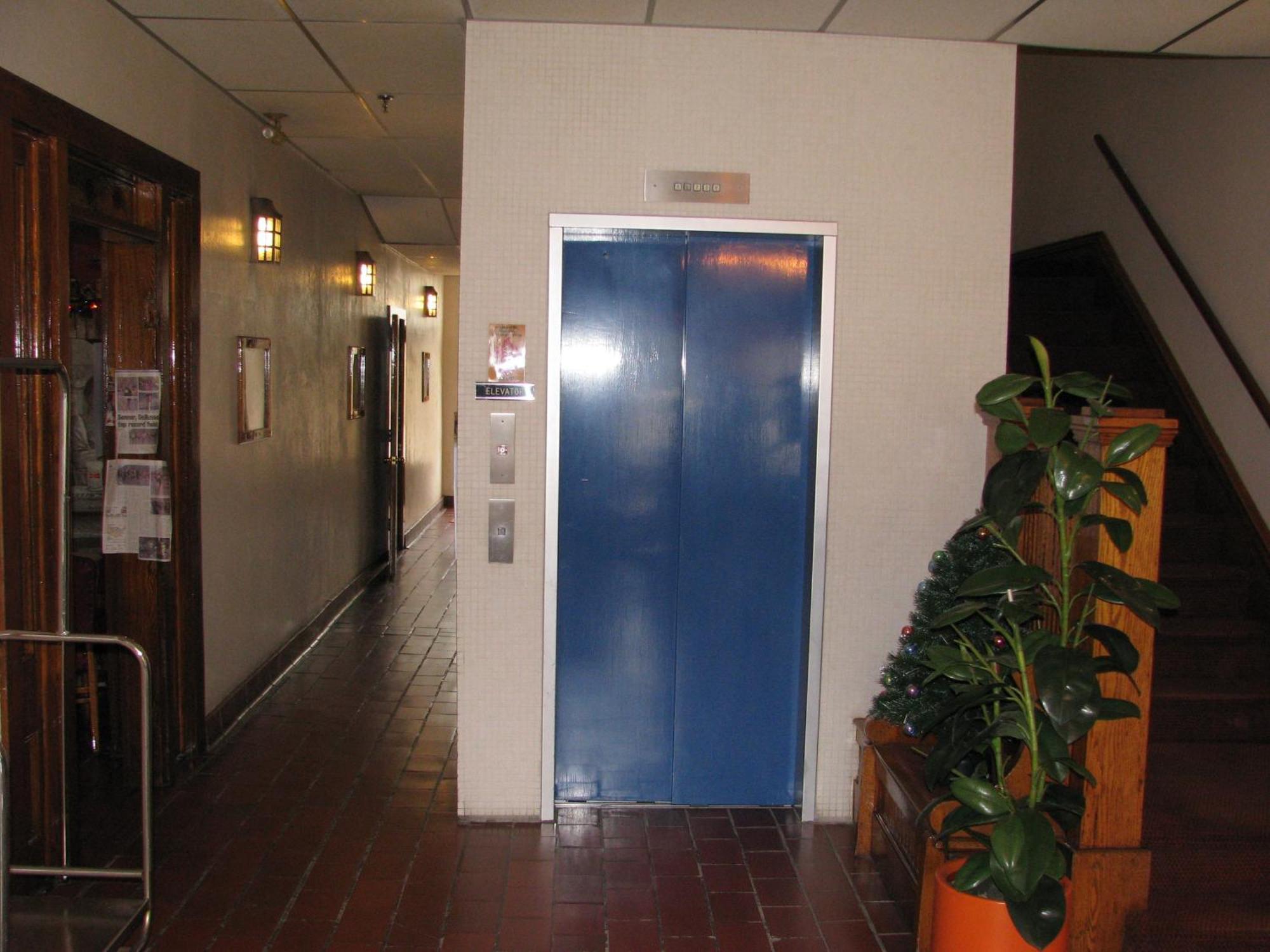 Old National Hotel 배스 외부 사진