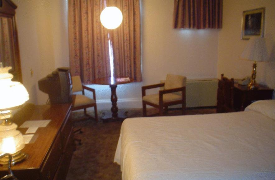 Old National Hotel 배스 객실 사진